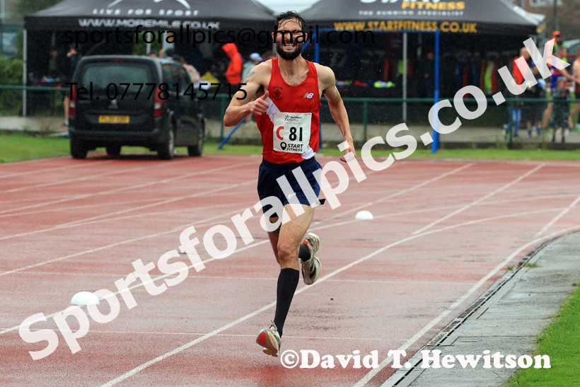 Senior Mens 6 Stage 2025 Northern Athletics Autumn Road Relays, Leigh, Lancashire. Photo: David T. Hewitson/Sports for All Pics
